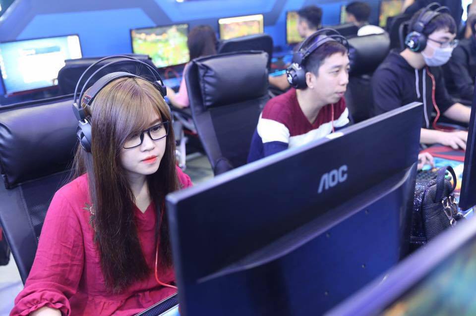 Top 5 Streamer xinh nhu hot girl cua lang Game Viet - Thuy Tien