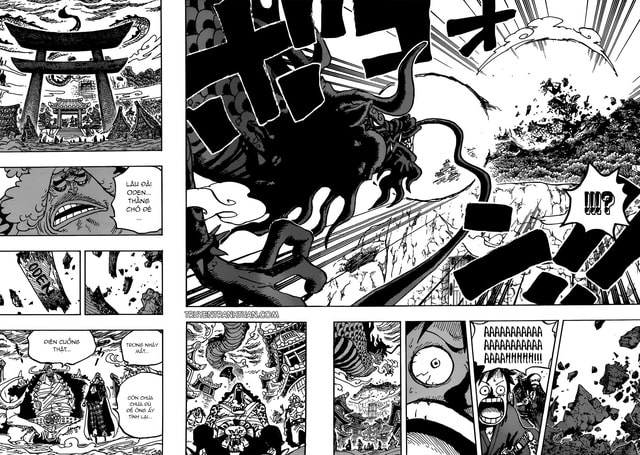 Luffy bi Kaido ha chi voi mot don trong One Piece Chap 923 - 3