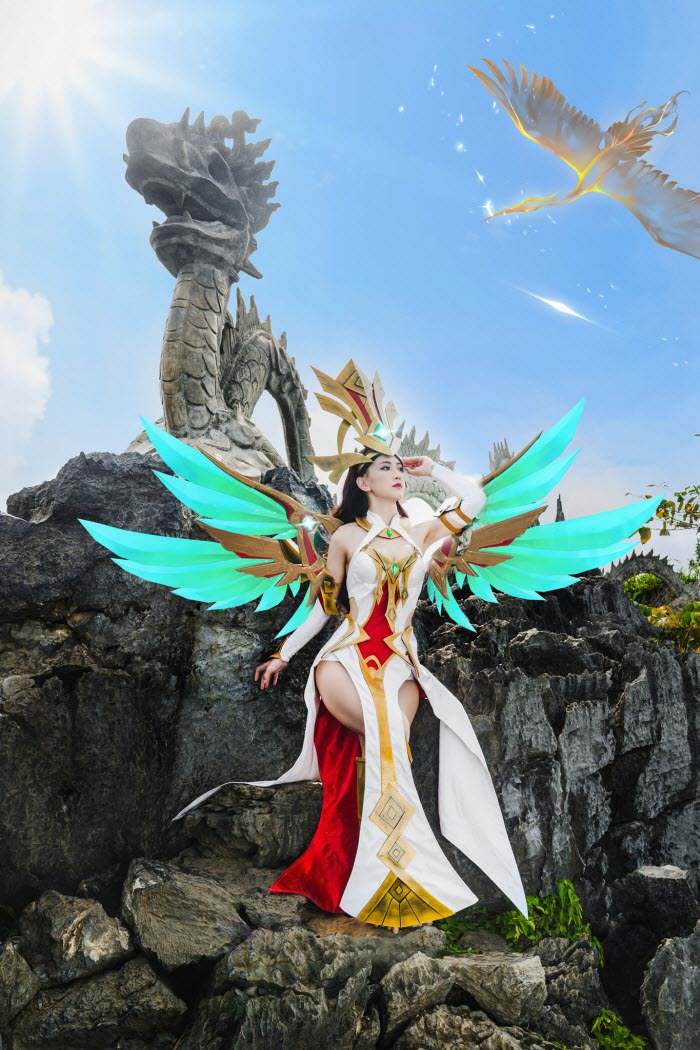 Le Bong sexy cosplay Lauriel Lac Than Lien Quan Mobile hinh 1