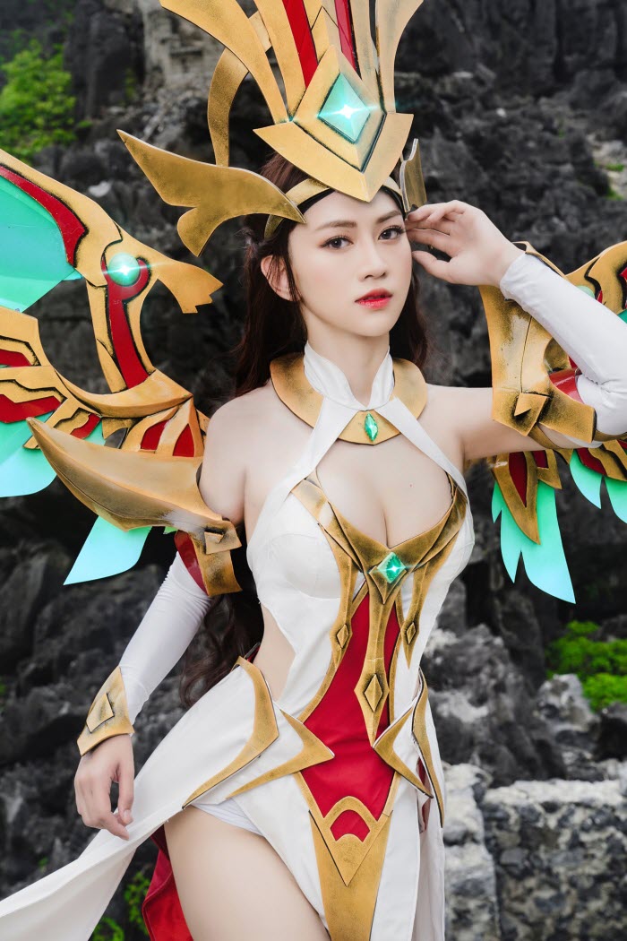 Le Bong sexy cosplay Lauriel Lac Than Lien Quan Mobile hinh 2