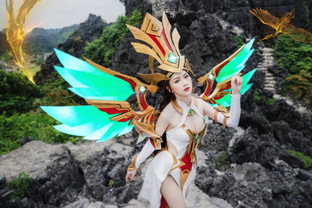 Le Bong sexy cosplay Lauriel Lac Than Lien Quan Mobile hinh 6