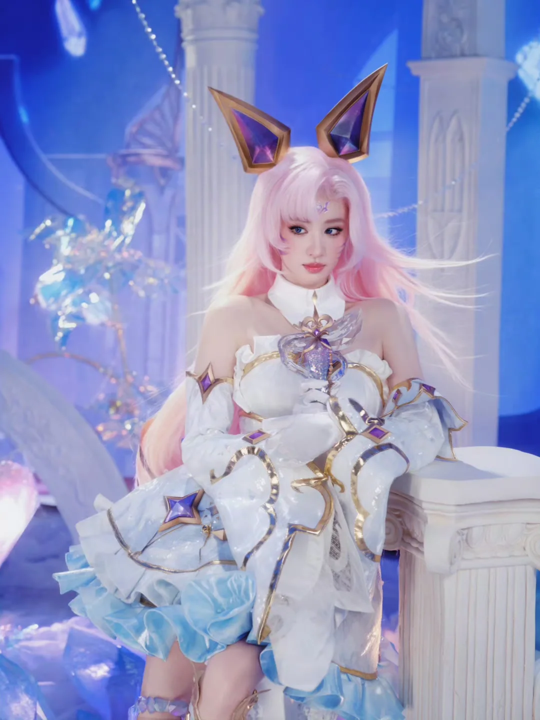 Vương Sở Nhiên cosplay Ahri LMHT Mobile
