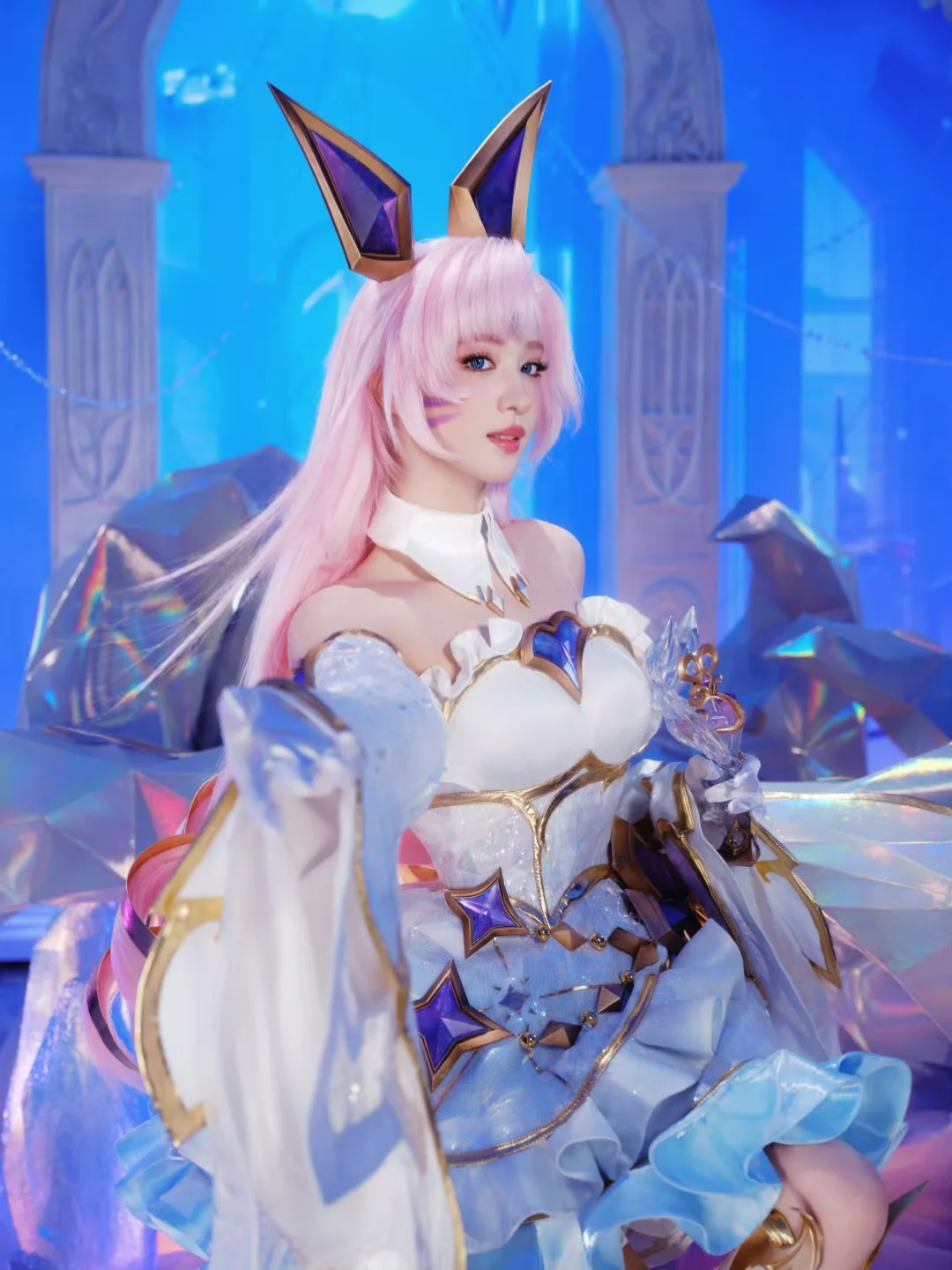 Vương Sở Nhiên cosplay Ahri LMHT Mobile
