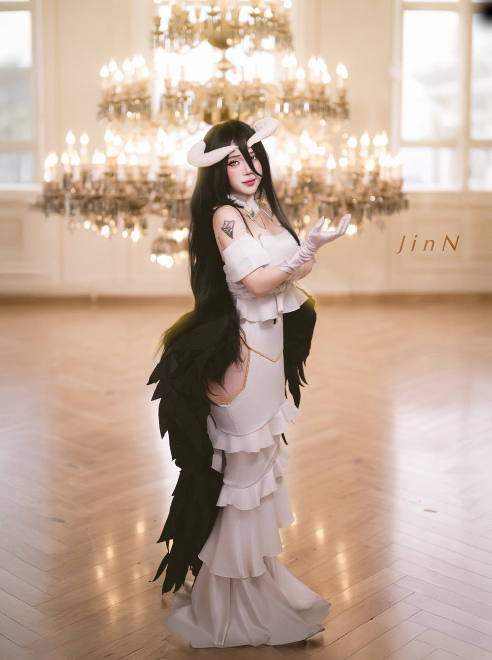 Mai Anh OP gái xinh có tâm hồn to vò tròn Cosplay Albedo Overlord